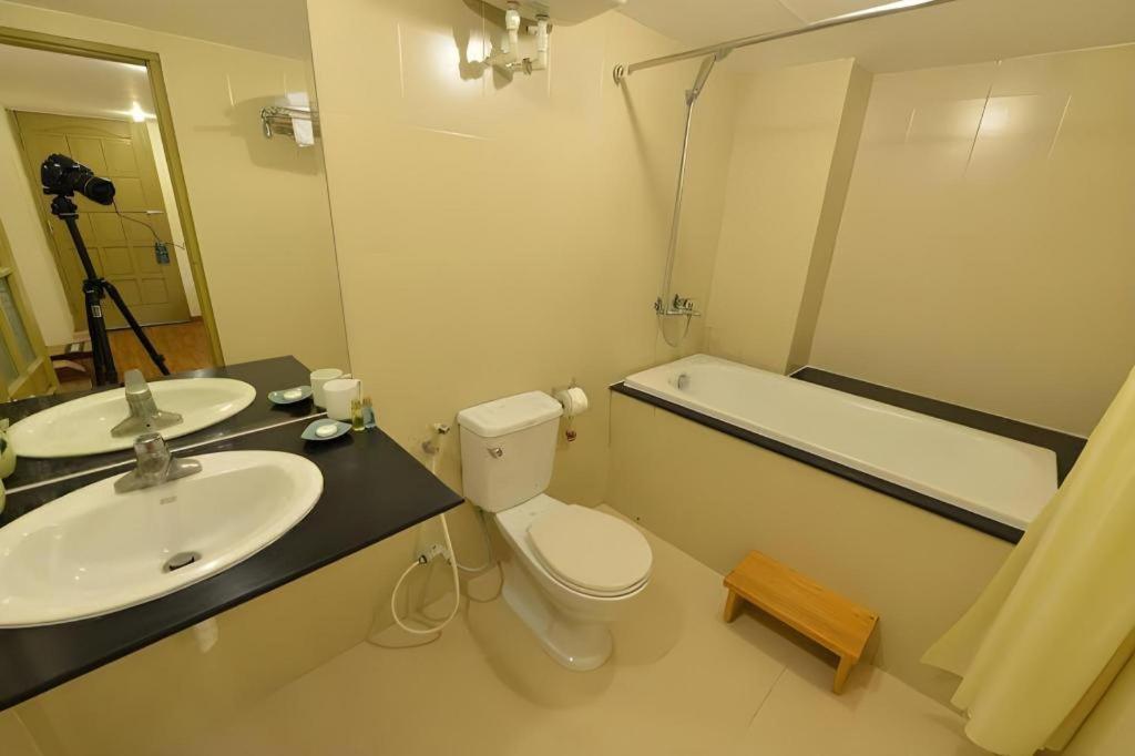 Hanoi Serenity Hotel 2 Buitenkant foto