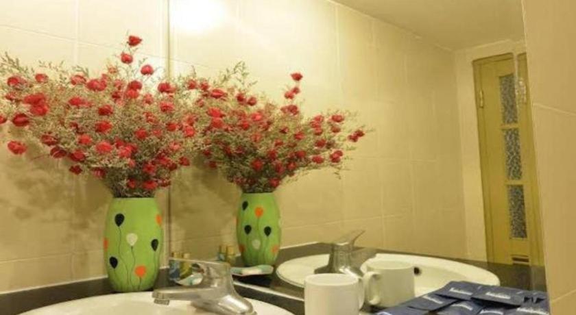 Hanoi Serenity Hotel 2 Buitenkant foto